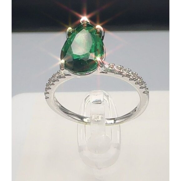 Sterling Silver Green Gemstone Pear Cut Ring Size 6 - Picture 2 of 10